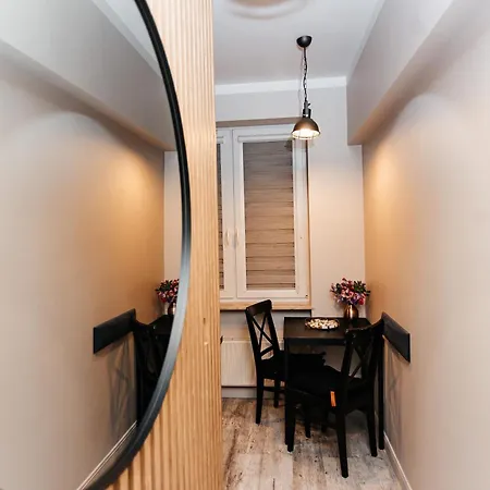 Maya's Flats & 59 - Milosci Apartment *